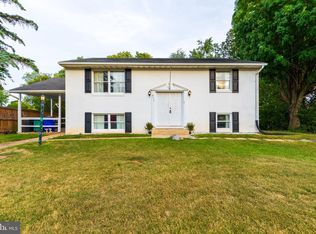212 Wakefield Rd, Hagerstown, MD