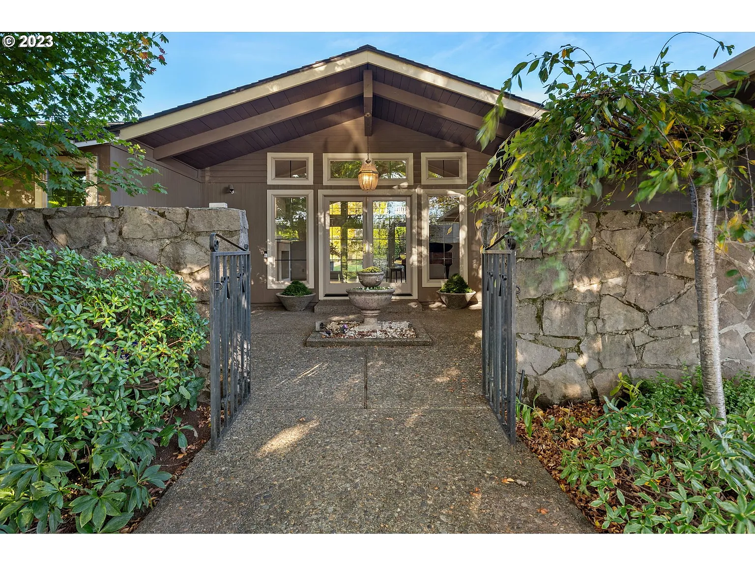 7685 SW Willowmere Dr photo 1