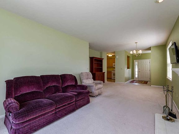 5th image of 833 Genesee Dr #833