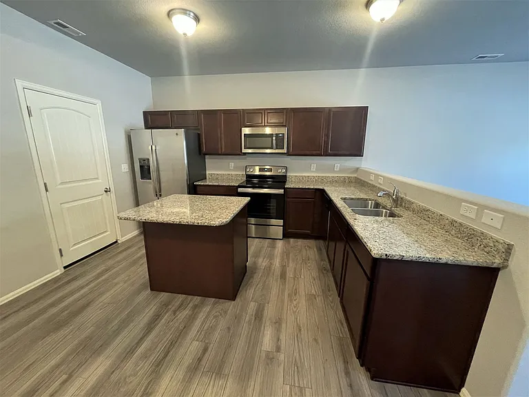 7678 Grand Fir Point — Photo 5