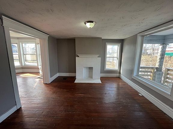 3rd image of 1501 Mount Vernon Ave