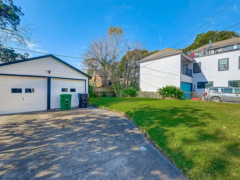 3222 Oakdale St — Photo 36
