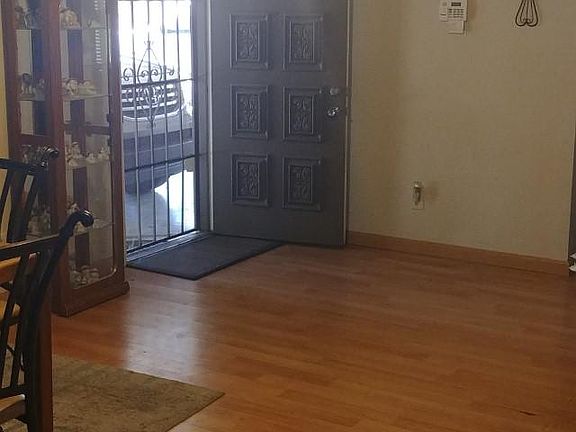 Dining room/front room