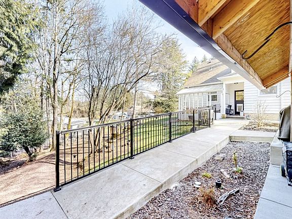 2nd image of 3411 SE Naef Rd