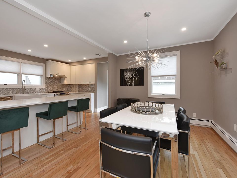 1st image of 8 Avenue A