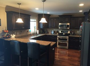 2010 Thoroughbred Ln, Auburn, IN 46706