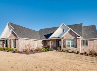2295 Riverwater Ln, Fayetteville, AR 72703