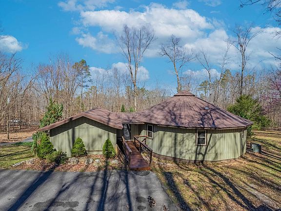 4th image of 304 Dogwood Ln