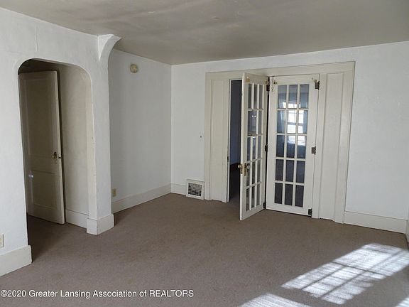 2nd image of 1113 Eaton Ct