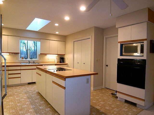 2nd image of 1909 Walden Ct