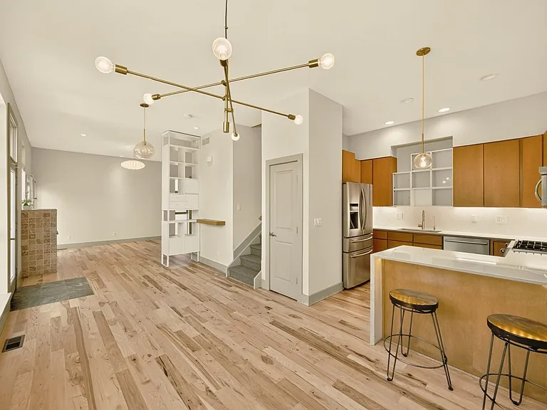 3200 Utica St — Photo 2