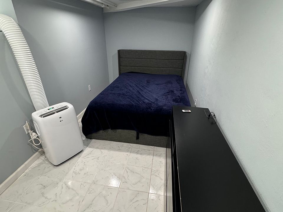 1st image of 4794 Silverwood St #2