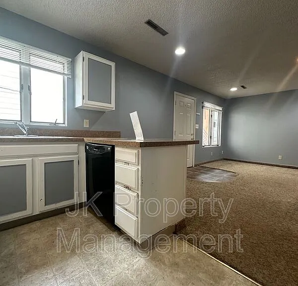 3516 11th Ave S #10 — Photo 6