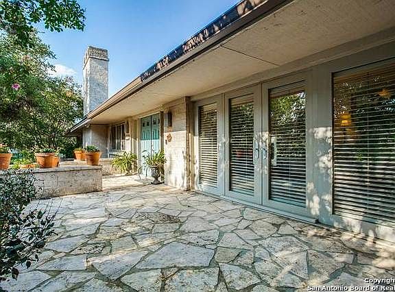 4th image of 8105 Country Side Dr