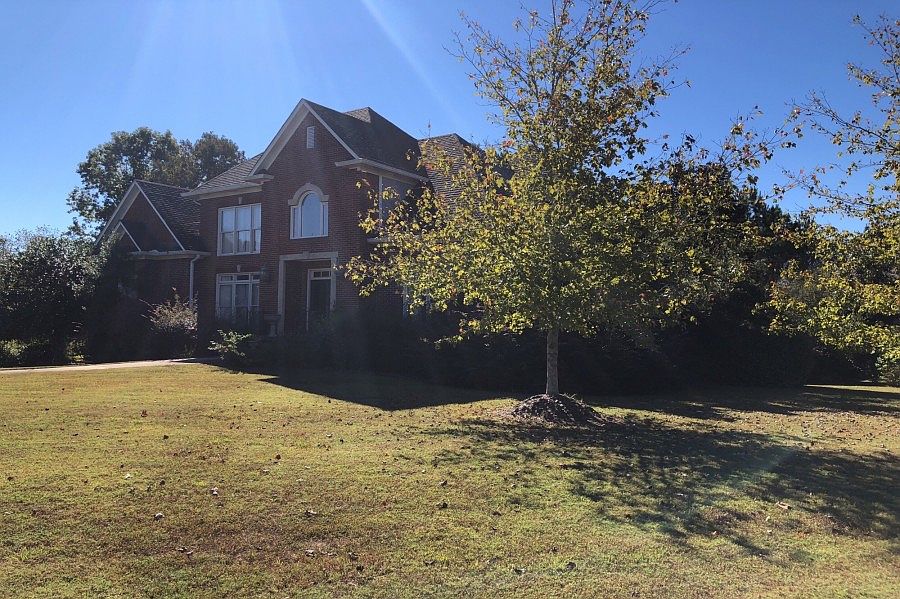 2nd image of 501 Reynolds Cir
