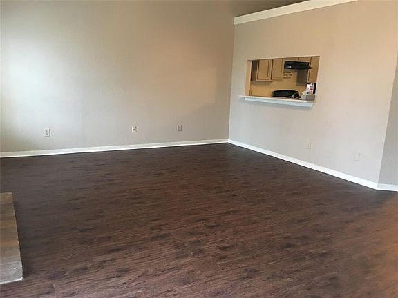 5th image of 2834 Great Lakes Ave