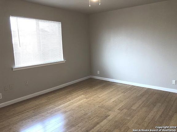 4th image of 7322 Oak Manor Dr APT 28