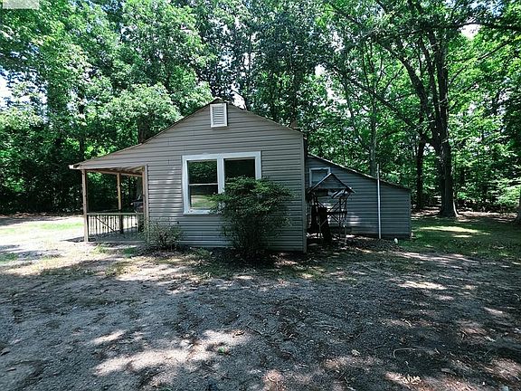 3rd image of 692 Indian Valley Rd