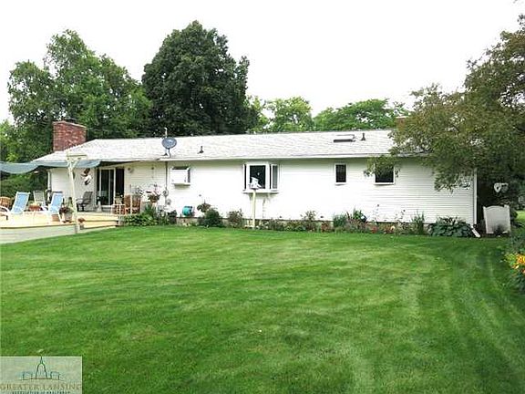 5th image of 7904 Vista Ave