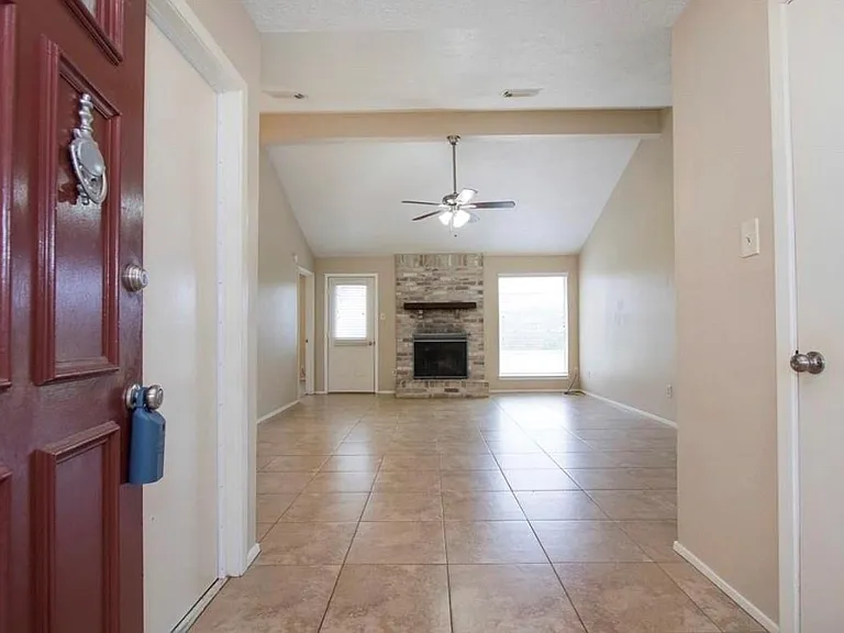 5815 Heather St — Photo 2