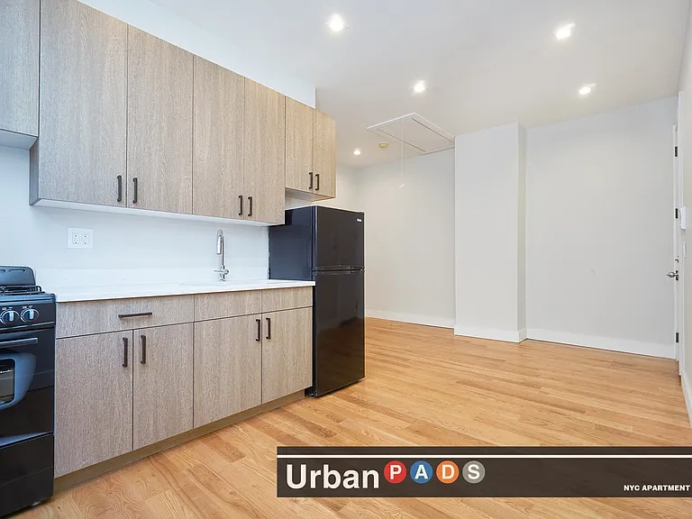 1429 Lincoln Pl #2B — Photo 2