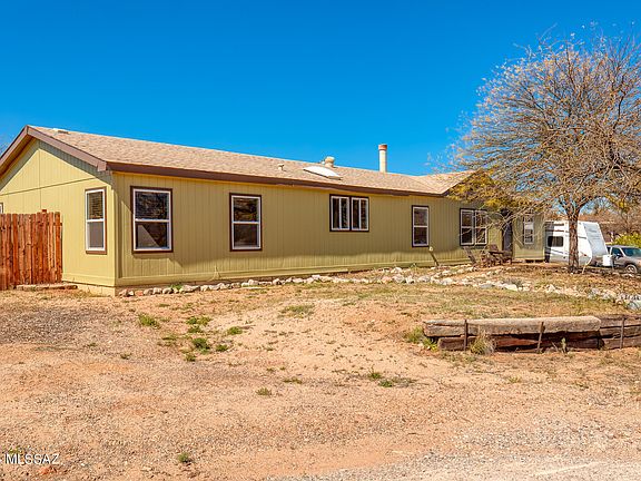 3rd image of 3975 E Lakewood Ln