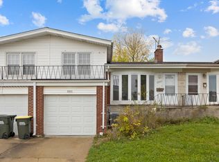 8921 Robin Dr, Des Plaines, IL
