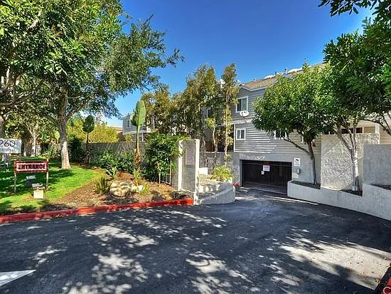 Entry Driveway