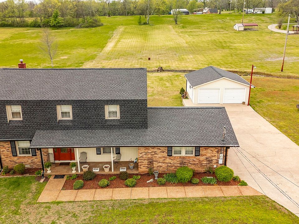 1st image of 1006 Boze Ln