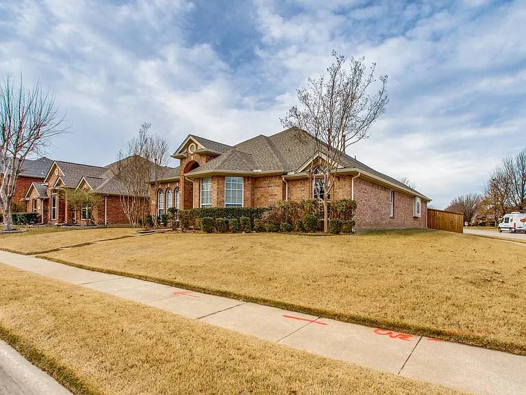 6415 Day Spring Dr — Photo 36