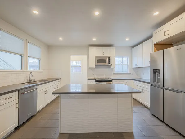 4211 Martin Luther King Jr Way, Oakland, CA 94609