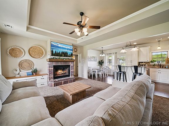4th image of 21094 W Duncan Rd