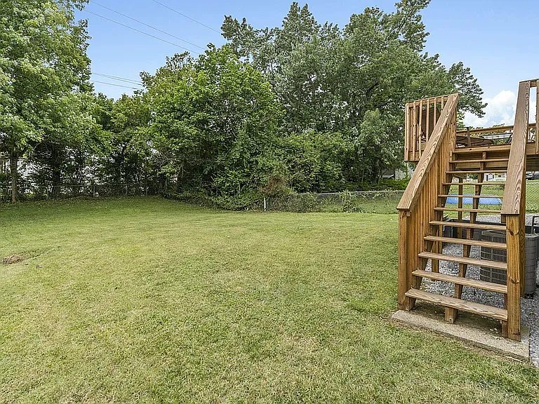 200 S Robbins Ct — Photo 12
