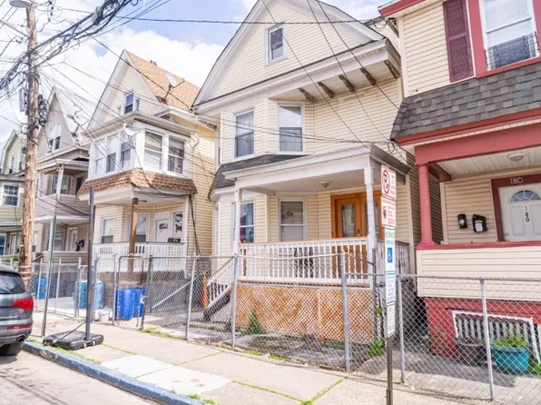 182 Walnut St, Paterson City, NJ 07522