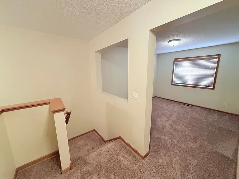 10800 Hawthorn Trl #E — Photo 12