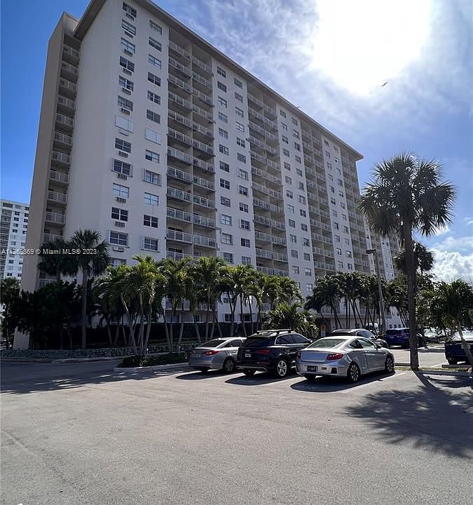 1st image of 400 Kings Point Dr APT 621