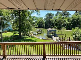98 Circle Dr, Deltaville, VA 23043