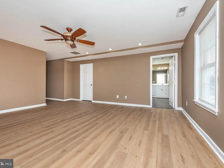 4021 Barrington Rd — Photo 27