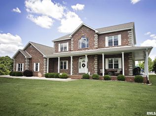 4462 Sycamore Rd, Carterville, IL 62918