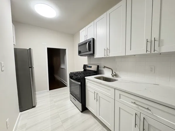 164 Sterling Avenue image 1 of 5