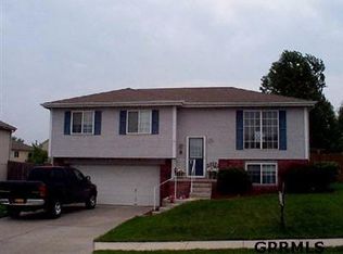 6715 N 110th St, Omaha, NE 68137