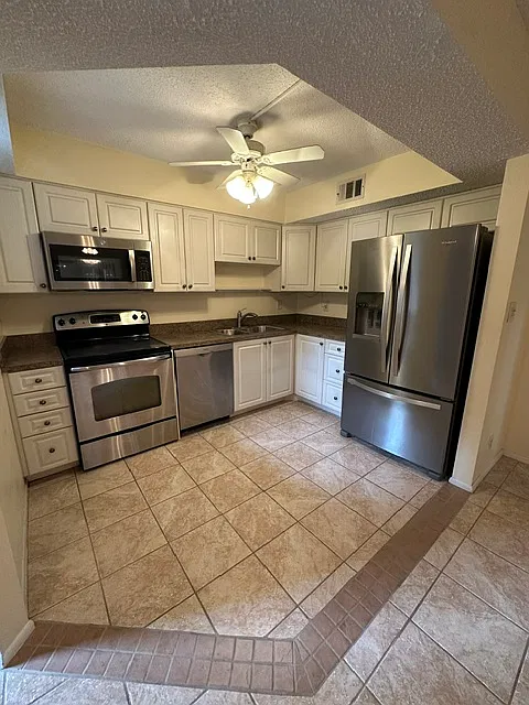19505 Quesada Ave — Photo 2