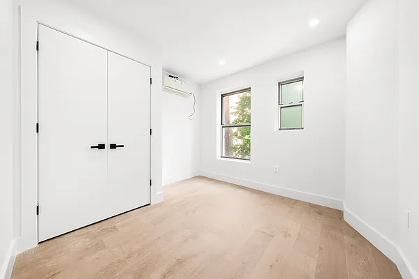 Rented by REAL New York | media 17