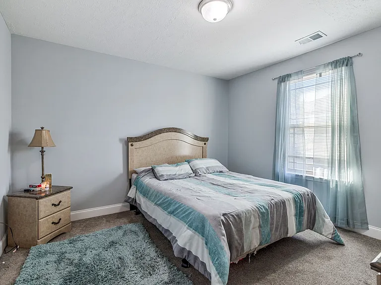 1049 Berra Dr — Photo 6