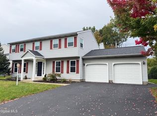 27 Dublin Court, Latham, NY 12110