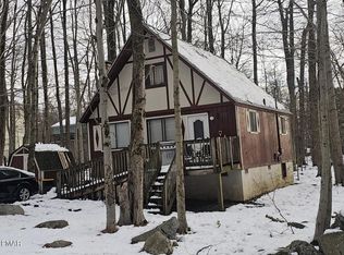 8219 Sunset Dr, Tobyhanna, PA 18466