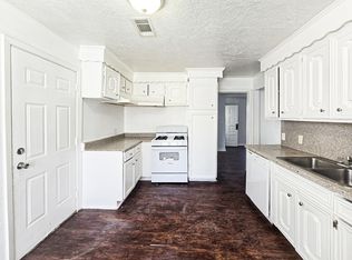 7313 Hummingbird Ln, Texas City, TX 77591