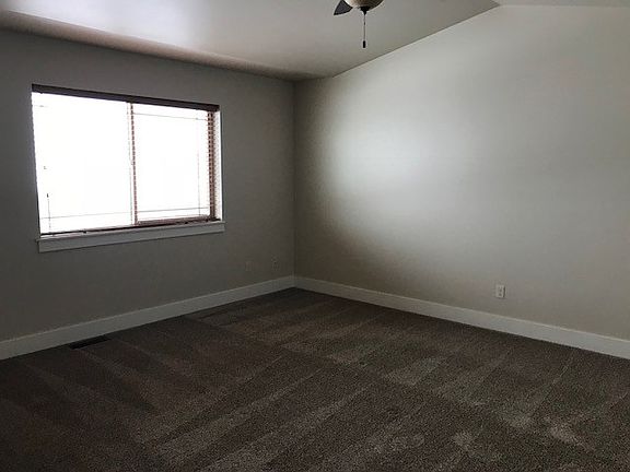4th image of 1021 Twin Lakes Ave Unit B