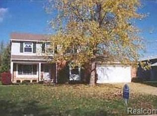 2988 Lessiter Dr, Lake Orion, MI 48360