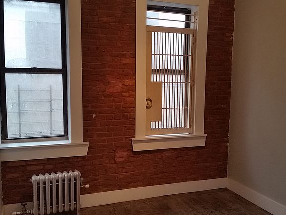 3rd image of 934 Myrtle Ave APT 22